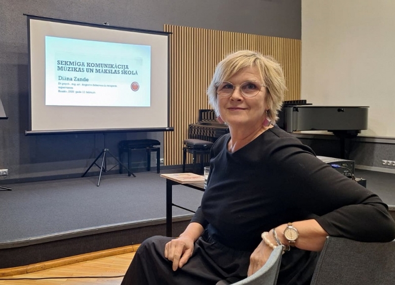 Diānas Zandes lekcijā vecākiem un pedagogiem – daudz atklāsmju un pārdomu