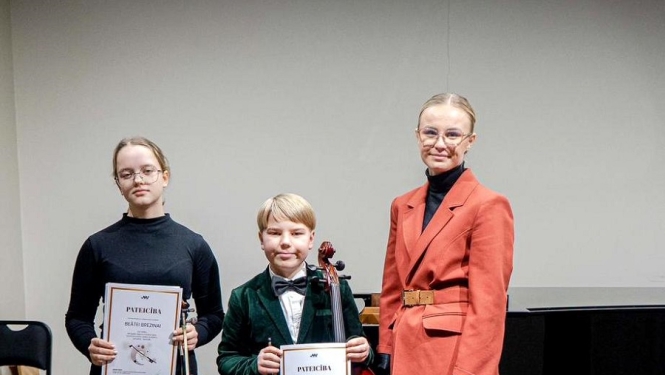 Pēc skatuves pieredzes uz Jelgavu dodas mūsu lociņinstrumentālisti