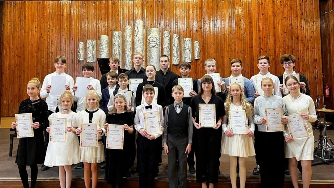 “Muzikālais kaleidoskops” pulcē jaunos pianistus Jelgavā