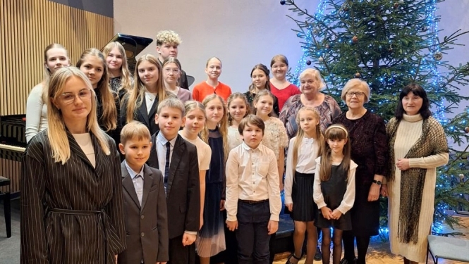 Mūziku godina pianisti